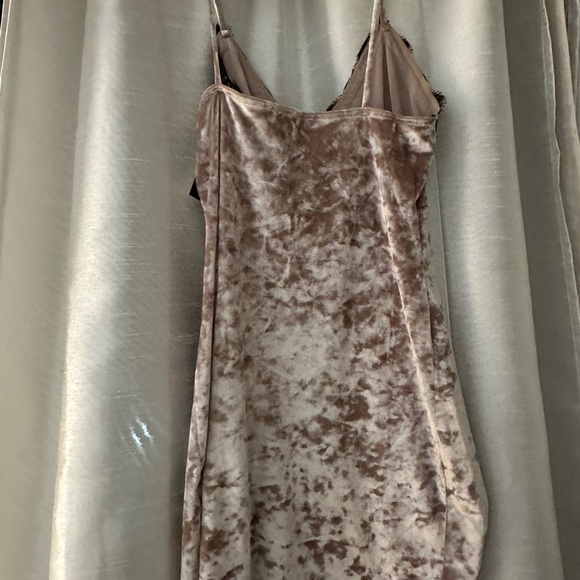 Women sleep wear - Picture 2 of 4